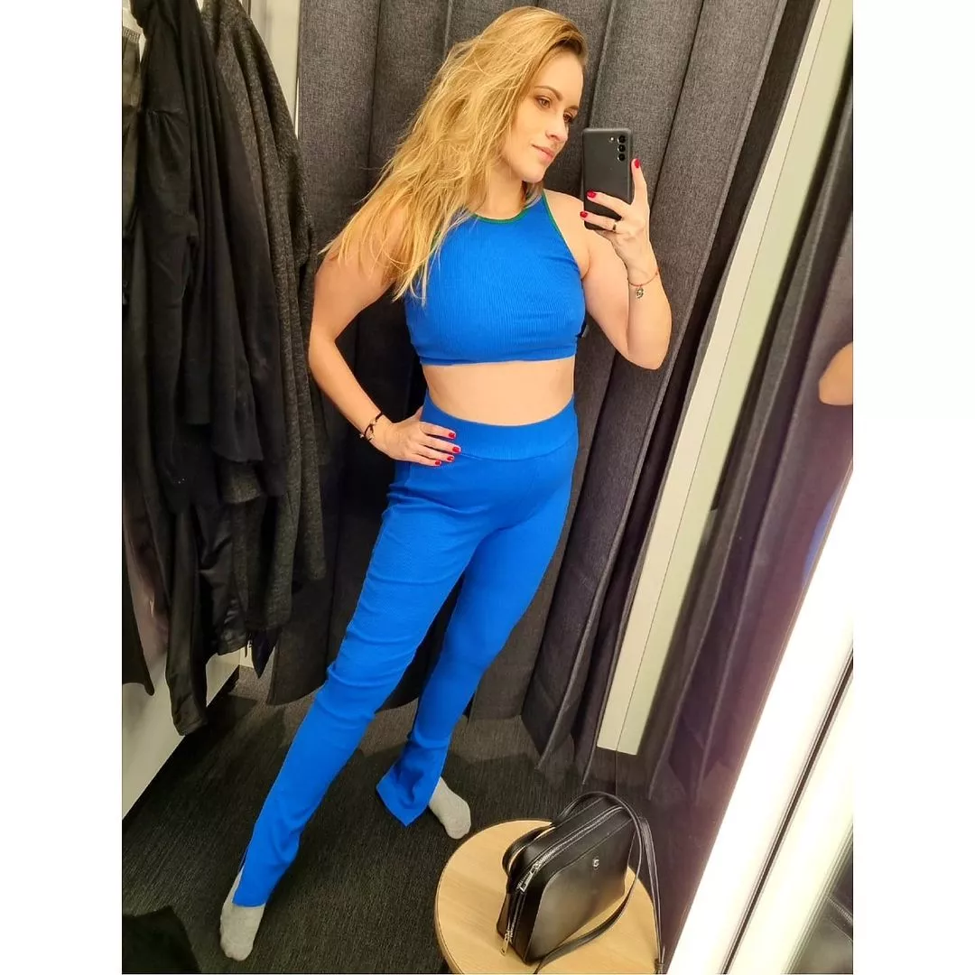 Zmysłowa wokalistka disco polo pokazała swoje ciało po ciąży! Uwagę zwraca jej cudowny brzuch!